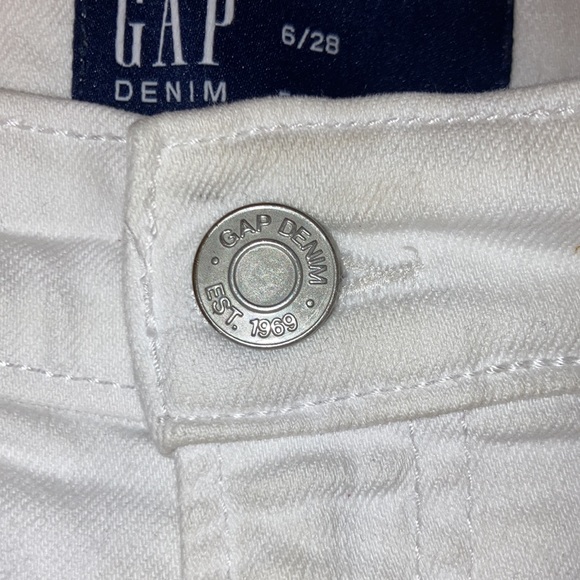 White denim shorts - Picture 2 of 5